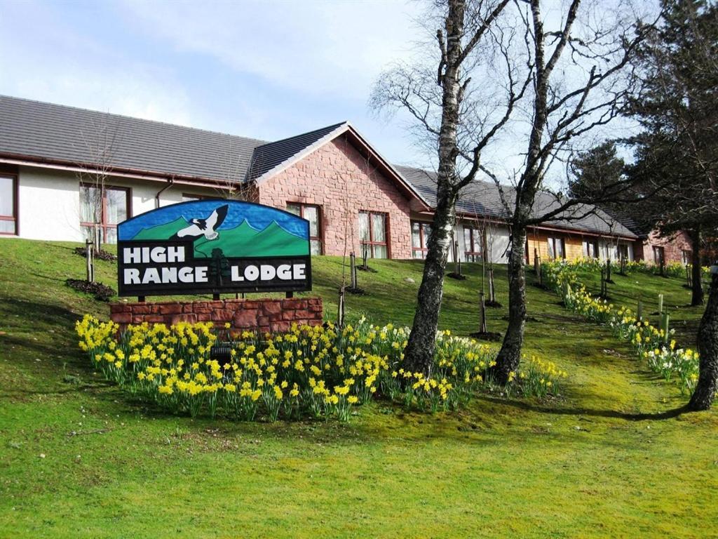 High Range Lodge Hotel Авимор Экстерьер фото